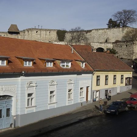 Varkapu Panzio Eger Buitenkant foto